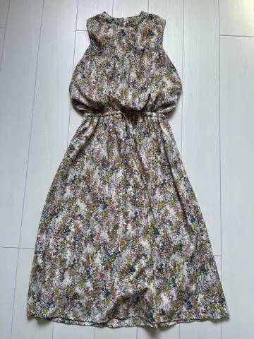 꽃무늬 슬리브리스 롱 원피스 Long dress