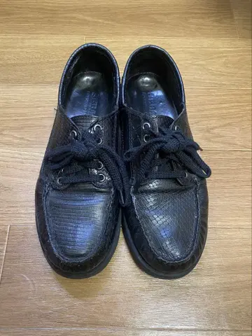 SEBAGO x 엔지니어드 가먼츠 가죽 데크 슈즈
