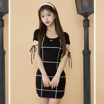 다리치 백 오픈 스티치 니트 미니 원피스
