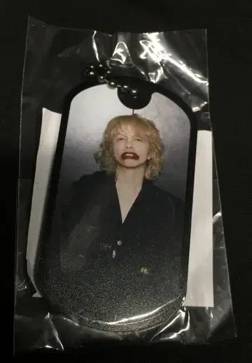 HYDE HYDEPARK 2019 HYDE GACHA 아크릴 키링 01