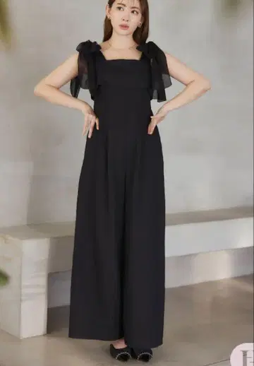 그녀의 입술과 리본 로맨틱 원피스