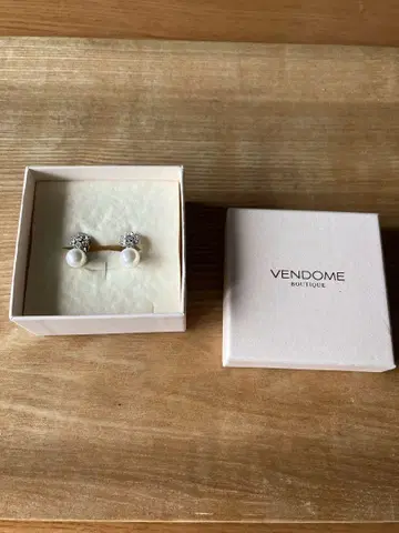 VENDOME 펄 크리스탈 귀찌