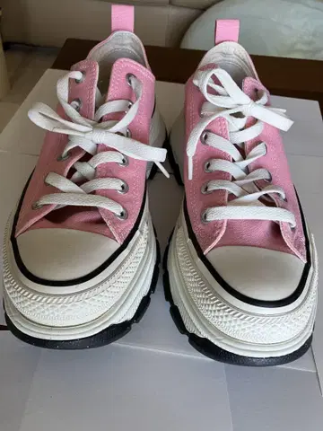 핑크 통굽 캐주얼 스니커즈