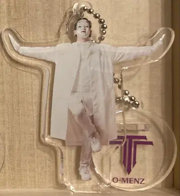 O-MENZ 오카메 TTT 아크링 키링 흰색 의상