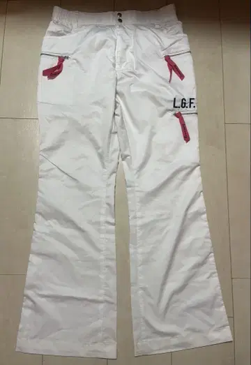 화이트 플레어 팬츠 L.G.F. 8B2