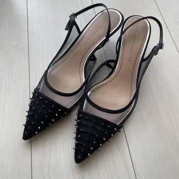 스터드가 달린 블랙 스틸레토 신발 ZARA 새틴 블랙