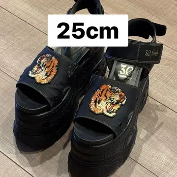 YOSUKE 타이거 모티브 통굽 샌들 25.0cm 블랙