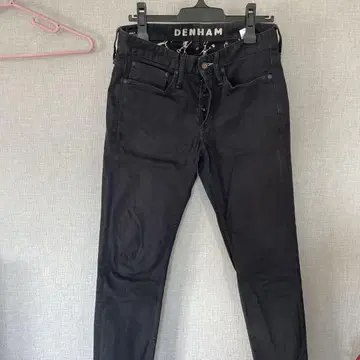 DENHAM 블랙 슬림 핏 데님