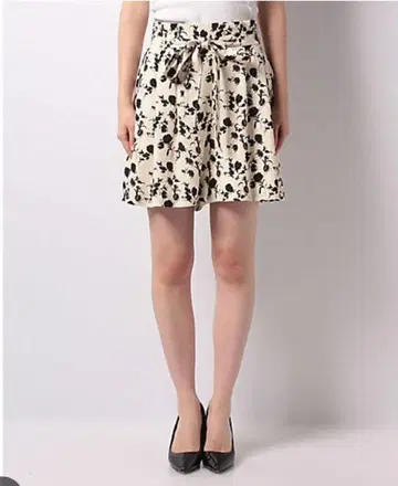 allureville 꽃무늬 숏 팬츠
