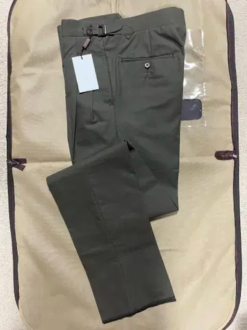 Camoshita 다크 그린 슬랙스 44