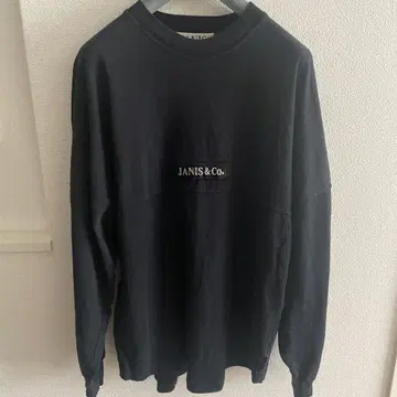 JANIS & Co. 블랙 긴팔 티셔츠