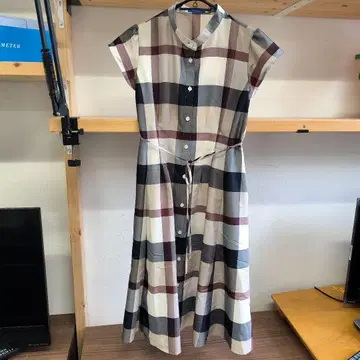 BLUE LABEL CRESTBRIDGE 체크 무늬 슬리브리스 원피스