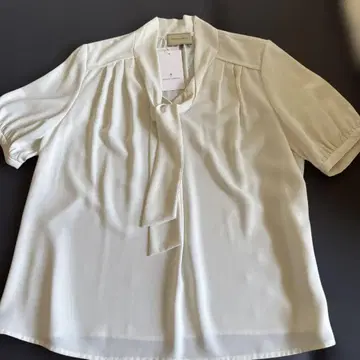 UNITED ARROWS 아이보리 리본 블라우스 반팔