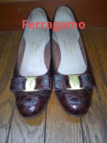 used 페라가모 펌프스 블랙 24.0cm