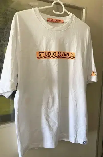 STUDIO SEVEN 티셔츠 새상품급