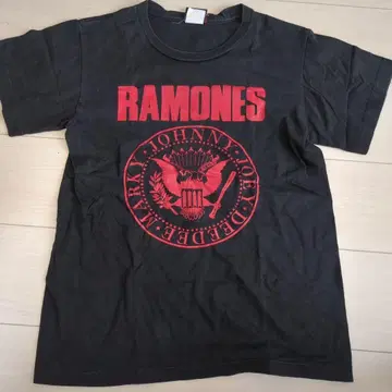 RAMONES 블랙 티셔츠