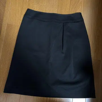 새상품급 쿠미교쿠 블랙 타이트 스커트 사이즈 2