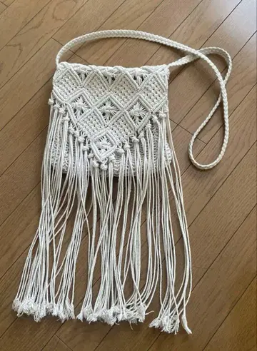아이보리 마크라메 숄더백