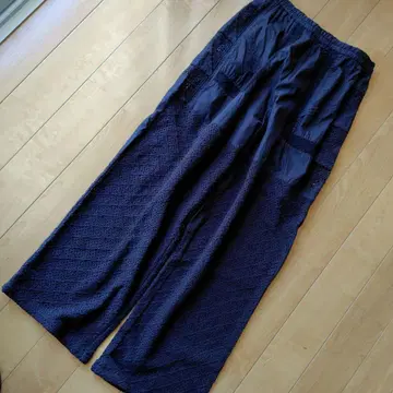 레이스 장식 블랙 와이드 팬츠