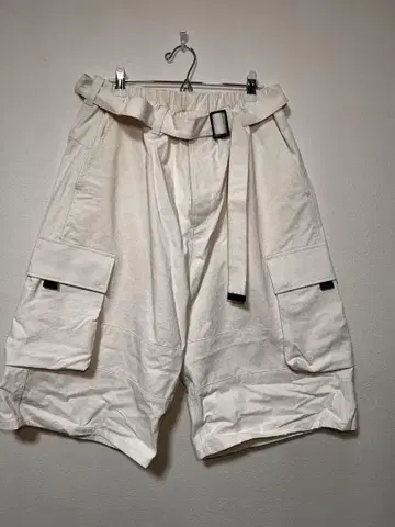 UNITED TOKYO 화이트 카고 숏 팬츠 SIZE 2