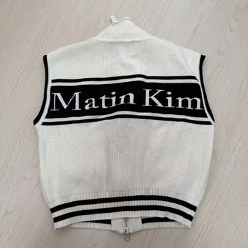 martin kim Spell Point Stripe 니트 베스트