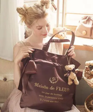 Maison de Fleur 메종 드 플뢰르 곰 리본 토트백