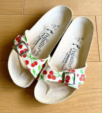새상품급 버켄스탁 파피리오 체리 체리 샌들 23cm