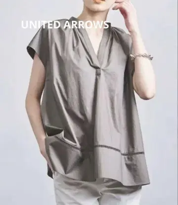 UNITED ARROWS 프렌치 슬리브 블라우스