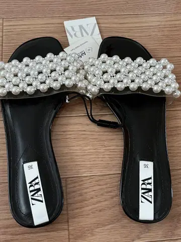 미사용 새상품 ZARA 펄 장식 블랙 샌들 36 23.5cm