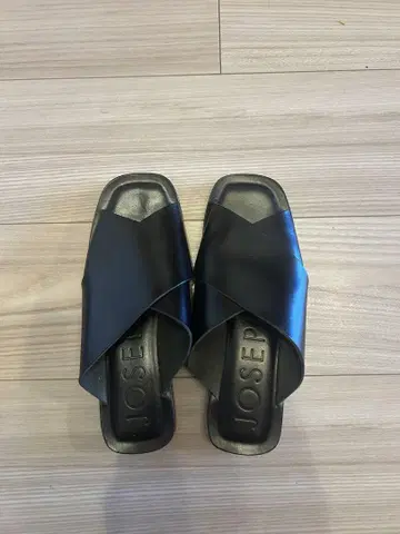 JOSEPH 블랙 크로스 스트랩 샌들