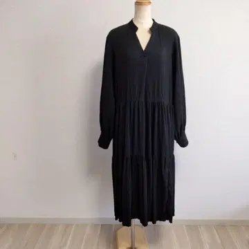 SUMI STYLE 주름 가공 블랙 롱 원피스