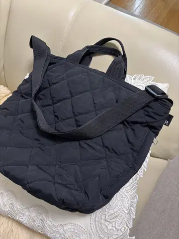 블랙 퀼팅 토트백