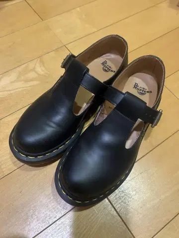Dr.Martens 닥터마틴 폴리 T 바 신발