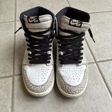 AIR JORDAN 1 RETRO HIGH OG WHITE CEMENT