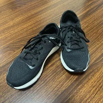 언더아머 UNDER ARMOUR 24cm 러닝 소닉 6