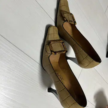 MAR 베이지 스퀘어토 힐