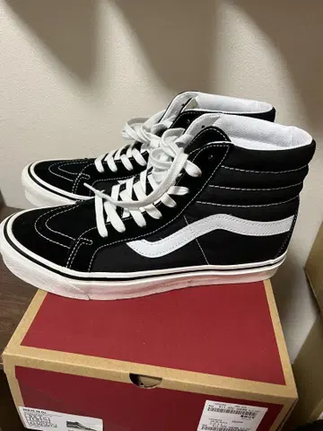 Vans Sk8-Hi 블랙/화이트 하이컷 스니커즈 27.5cm
