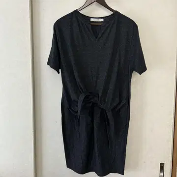 MOUSSY 반팔 V넥 원피스 다크 그레이