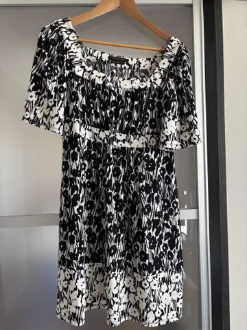 BCBGMAXAZRIA 플라워 프린트 원피스 M