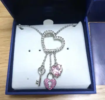 SWAROVSKI 하트 모양 목걸이