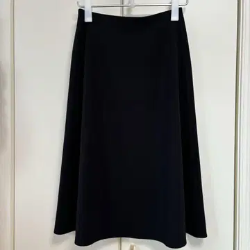 M-premier 블랙 플레어 스커트