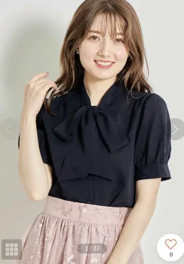 새상품 이번 시즌 tocco closet 보타이 리본 반팔 블라우스
