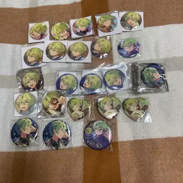 앙스타 토모에 히요리 캔뱃지 묶음 판매