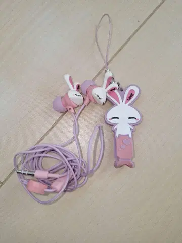 Love짱 오오츠카 아이 이어폰 & 이어폰 홀더 화이트