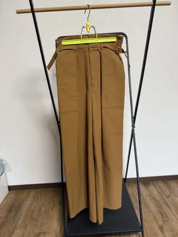 Droite lautreamont(드로와트 로트레아몽) 와이드 팬츠