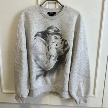 Bershka 미녀와 야수 맨투맨 트레이닝복 버쉬카 콜라보