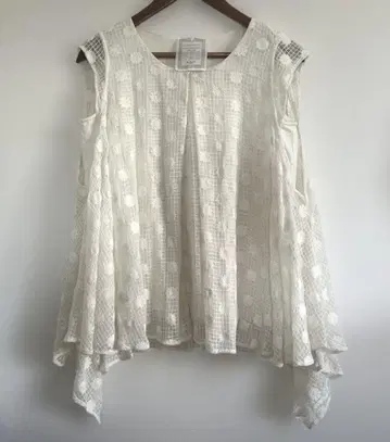 BEARDSLEY 실크 레이스 슬리브리스 블라우스 아이보리