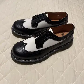 Dr.Martens 3989 BEX BROGUE SHOE 10458001