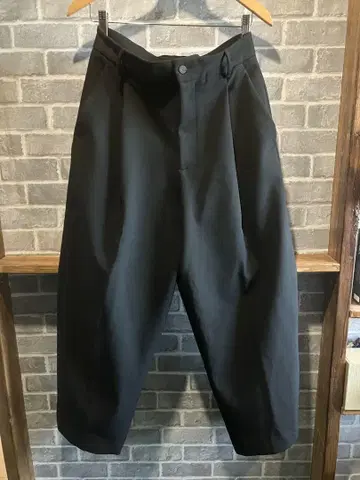 자라 30 와이드 테이퍼드 팬츠