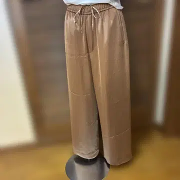 브라운 와이드 팬츠 사이드 포켓 부착